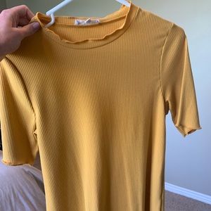 Fun yellow shirt 🤩